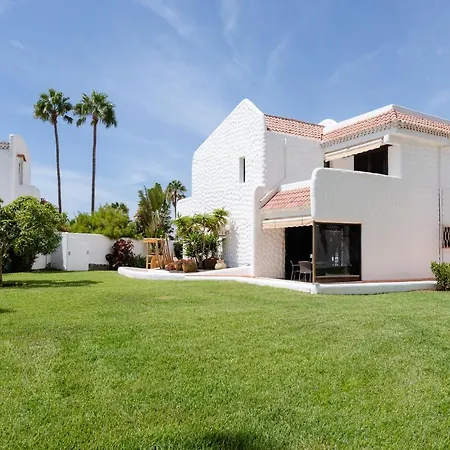 Villa Karat Atlantida *